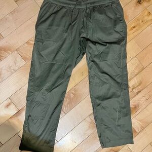 The North Face Olive Aphrodite Crop Pants M.